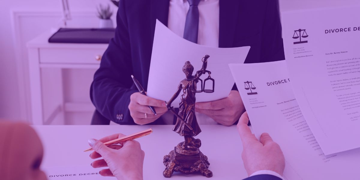 Advogado otimizando seu trabalho com IA