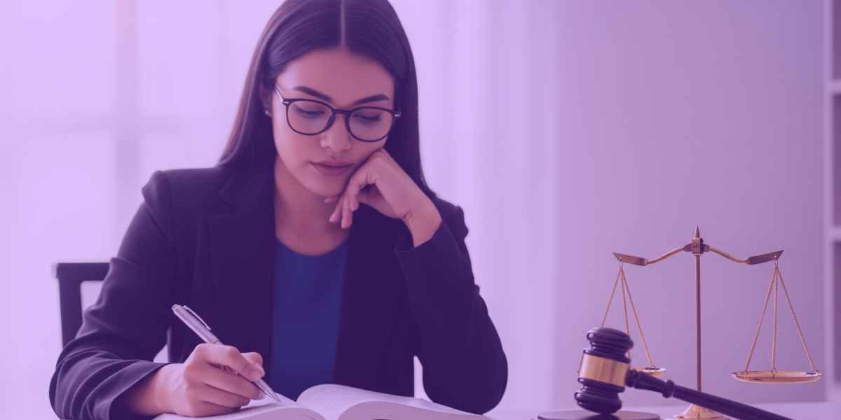 Execução de Alimentos_ Análise dos arts. 528 a 533 do CPC Advogada lendo sobre execução de alimentos