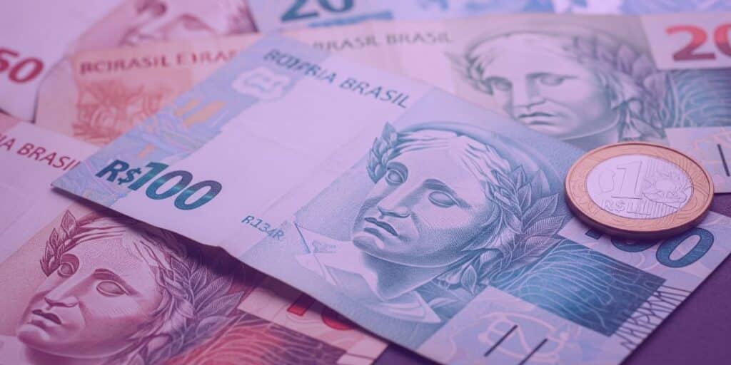 Reforma Tributária: nota de dinheiro brasileiro. 