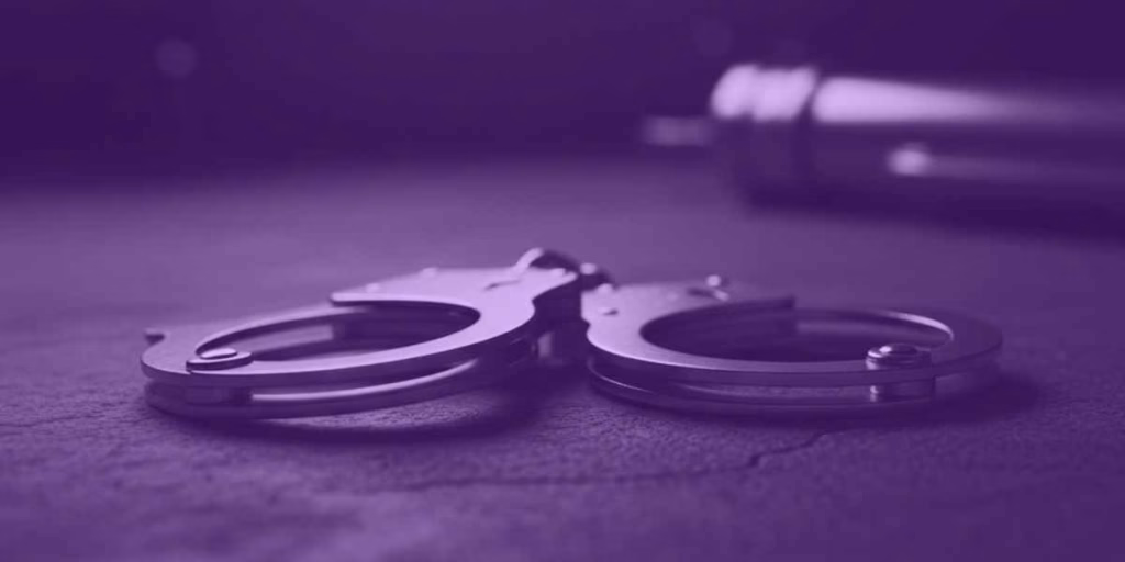 Algemas para prender por crime de roubo