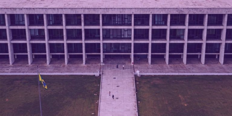 STF suspende processos sobre “pejotização” em todo o país