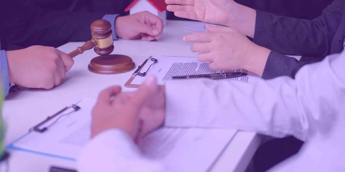 Advogado elaborando Embargos de Terceiros