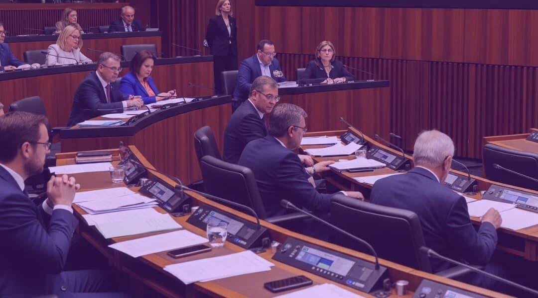 Senado avança em PEC que propõe fim da reeleição e unificação das eleições a partir de 2034