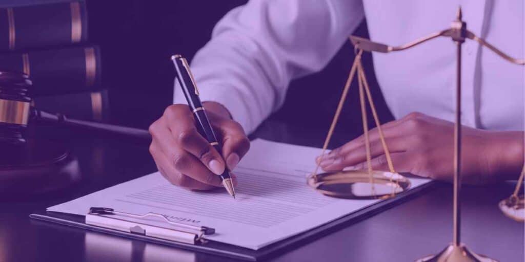 Advogado assinando modelo de resposta à acusação que fez pela Jurídico AI
