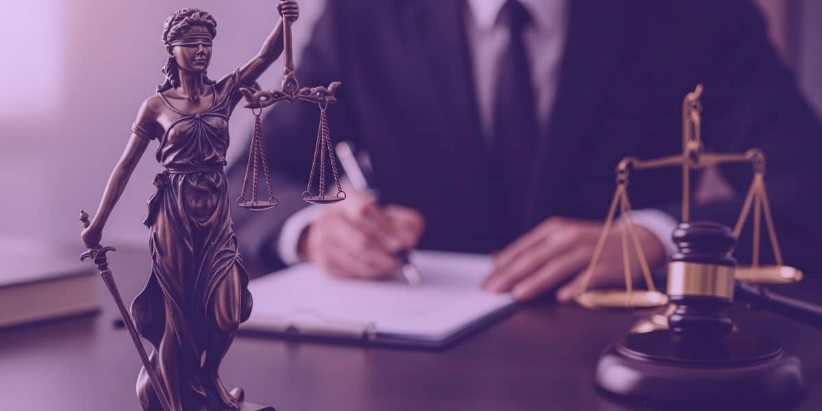 TST aprova 40 novas teses vinculantes.
