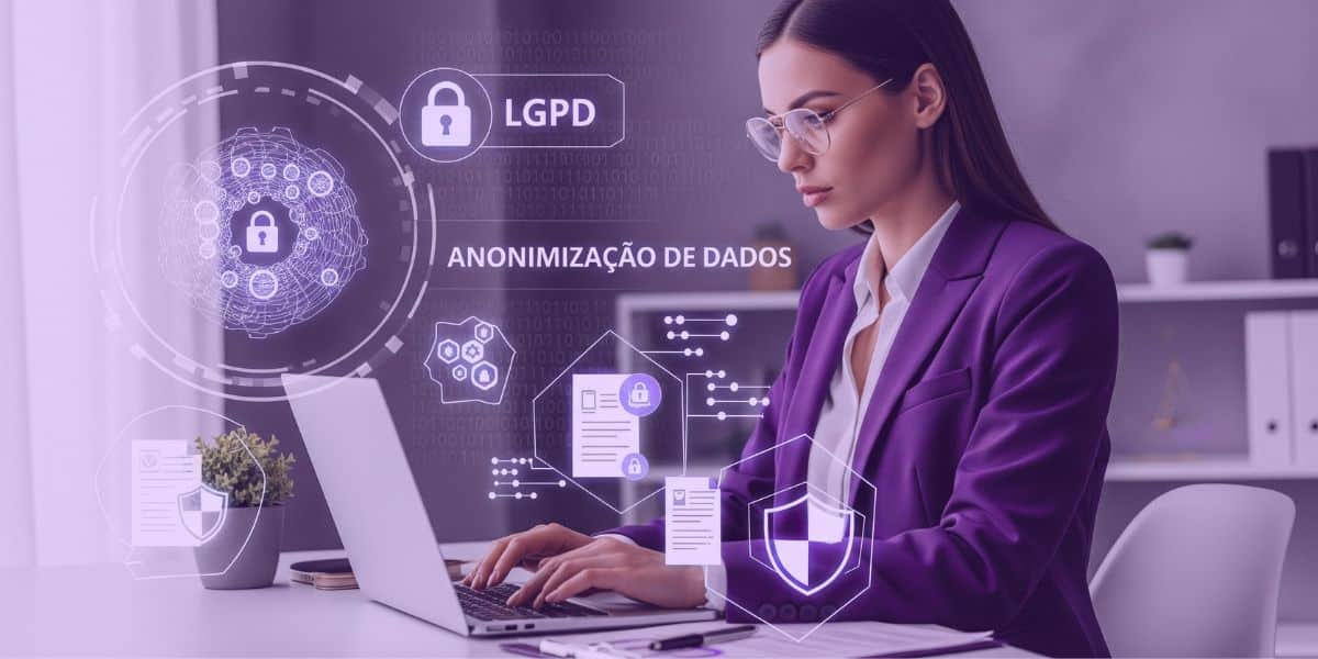 Uma advogada trabalhando com anonimização de dados.