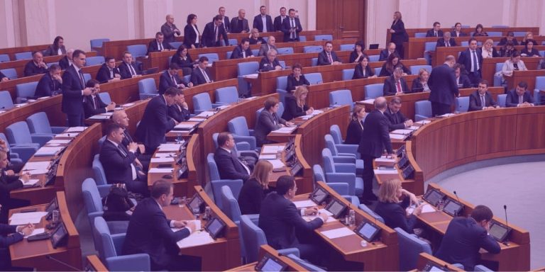 Câmara aprova PEC 66/2023 que altera regras para pagamento de precatórios.