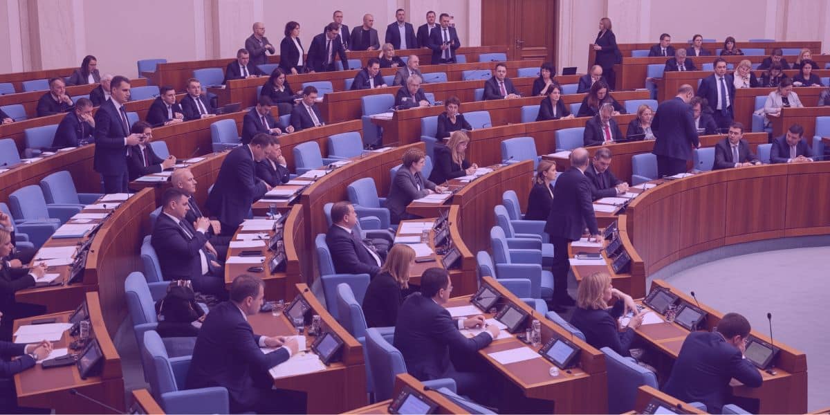 Câmara aprova PEC 66/2023 que altera regras para pagamento de precatórios.
