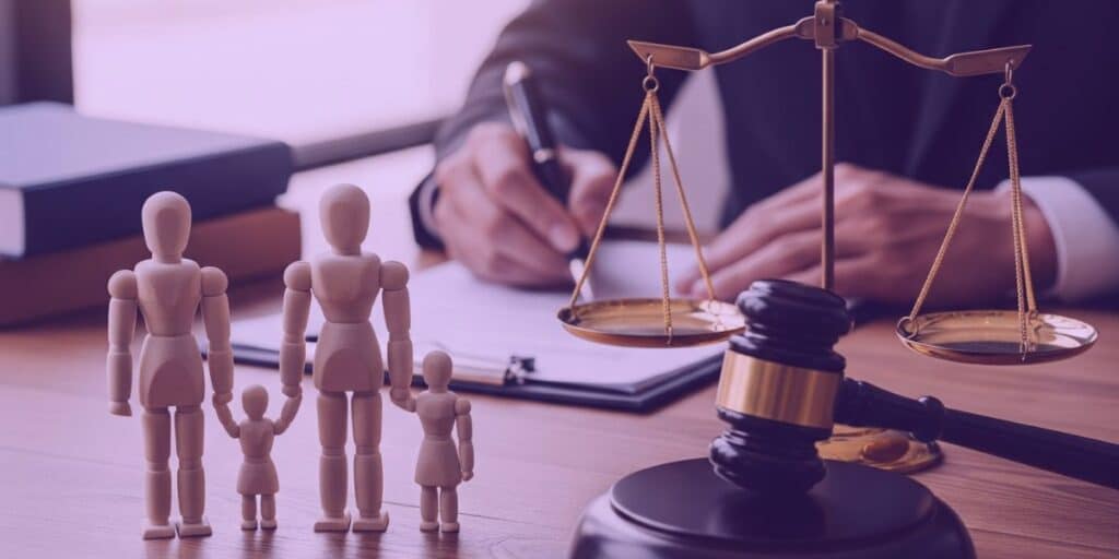 Um advogado trabalhando em um processo de guarda provisória.