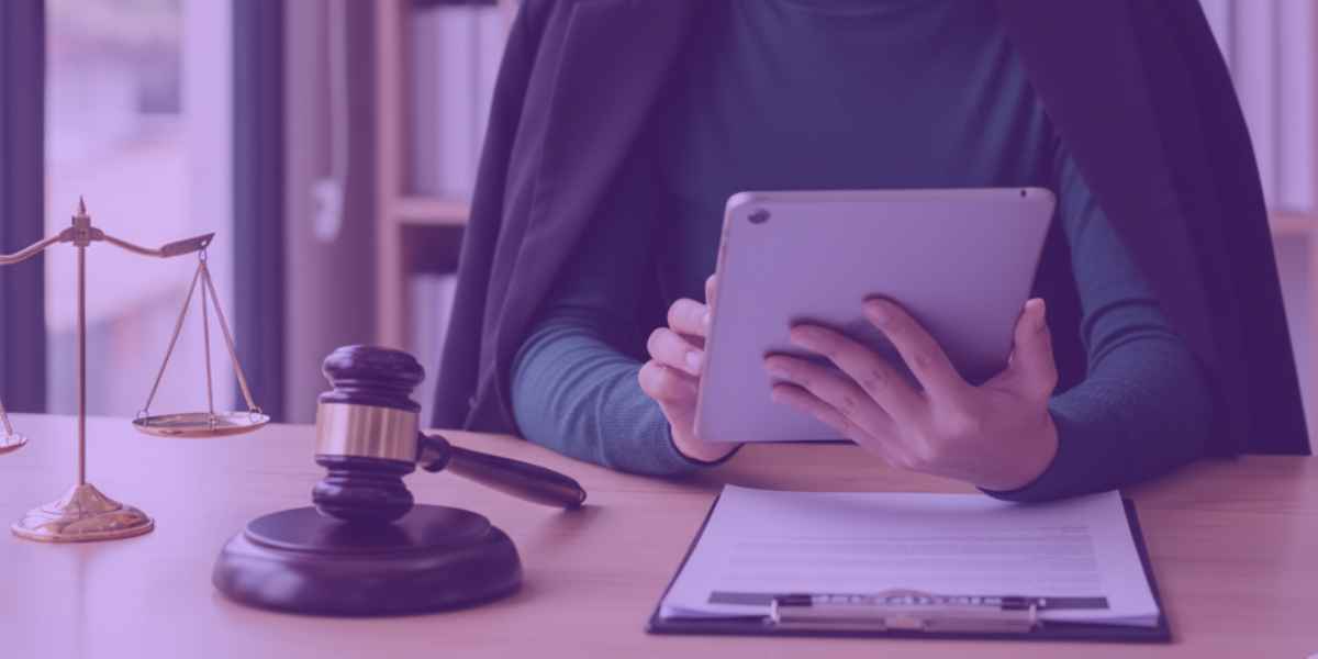 Advogada buscando jurisprudência no site do TJBA
