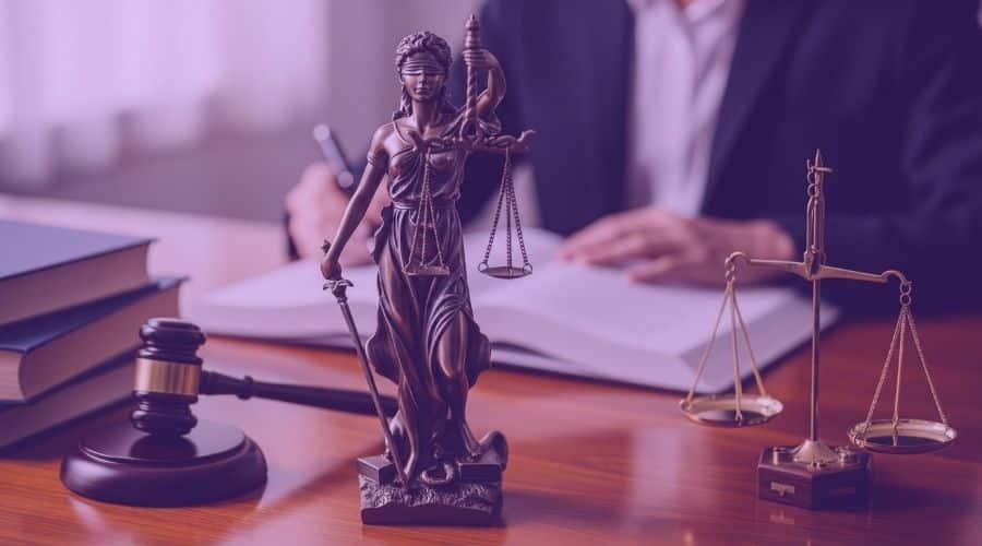 Crime de Peculato Art. 312 e 313-B do CP, tipos e penas.