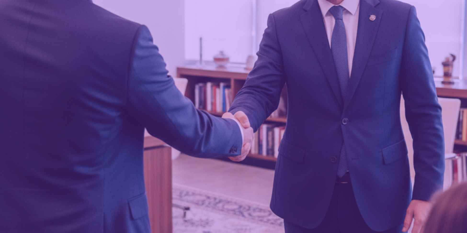 Modelo de Cumprimento de sentença contra a fazenda pública O cumprimento de sentença contra a Fazenda Pública possui regras próprias quanto a prazos, impugnação e honorários. Neste artigo, explicamos o procedimento e apresentamos modelo prático.